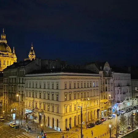 Spacious 1 Bed Basilica - With Balcony Apartament Budapeszt