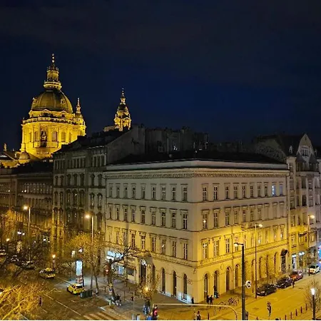 Apartment 1 Bedroom Sleeps 2 -balcony -lift Access