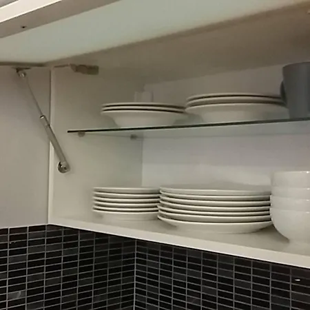 1 Bedroom Sleeps 2 -balcony -lift Access * Budapest