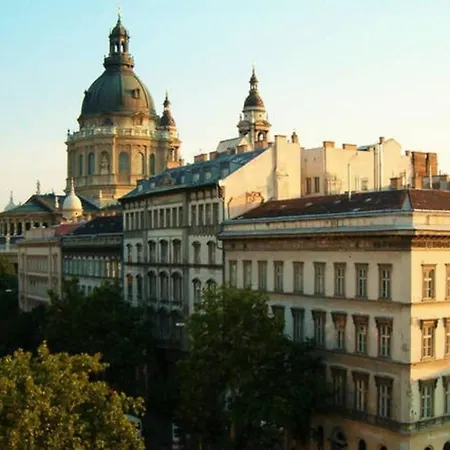 Appartement 1 Bedroom Sleeps 2 -balcony -lift Access Budapest