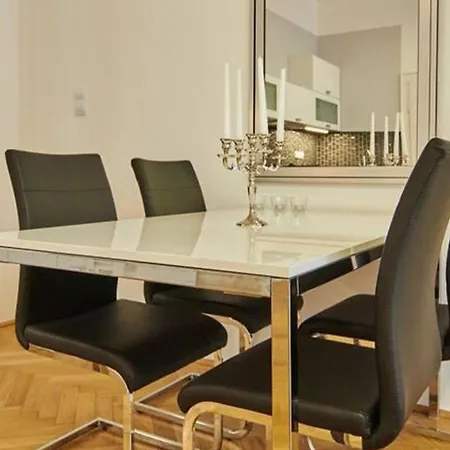 Appartement 1 Bedroom Sleeps 2 -balcony -lift Access Budapest