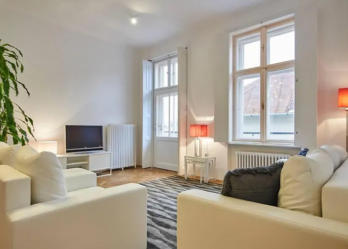 Apartament 1 Bedroom Sleeps 2 -balcony -lift Access *