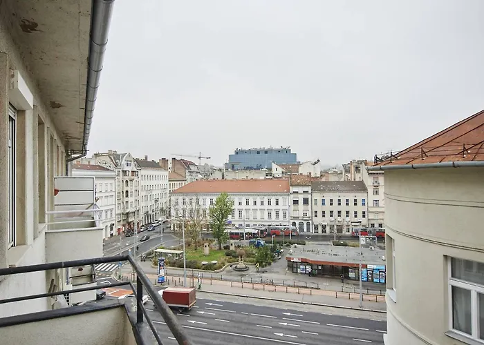 Appartement 1 Bedroom Sleeps 2 -balcony -lift Access *
