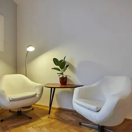 아파트 1 Bedroom Sleeps 2 -balcony -lift Access 부다페스트